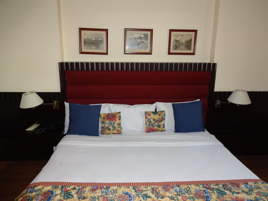 Hotel Broadway Delhi エクステリア 写真