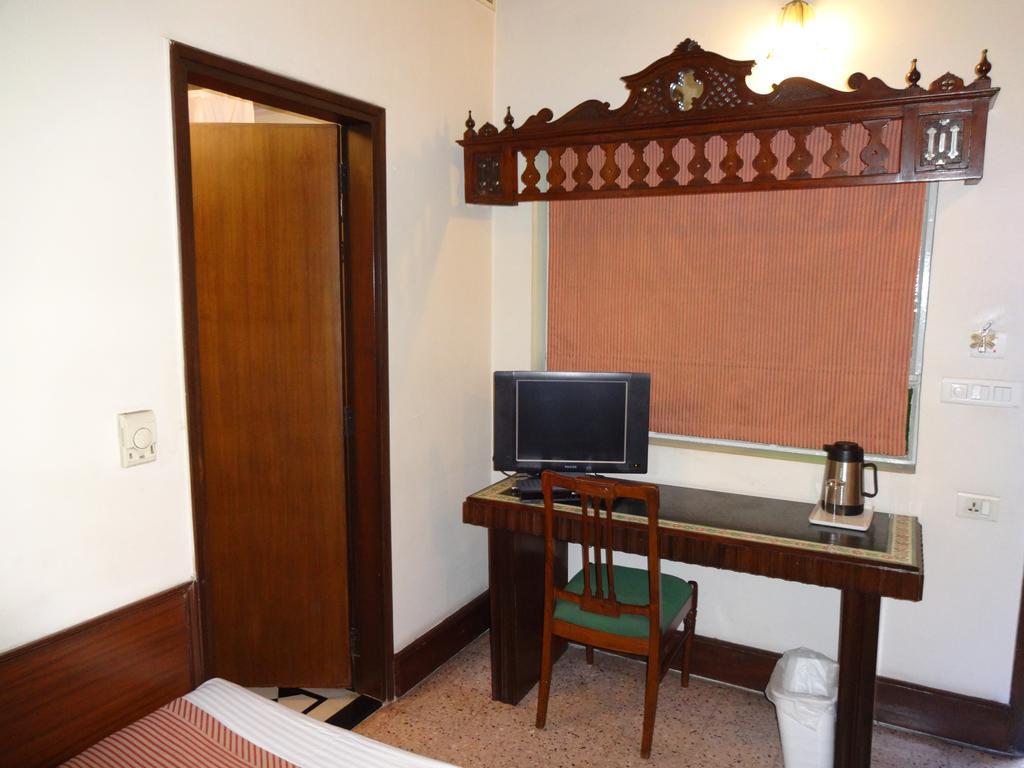 Hotel Broadway Delhi エクステリア 写真