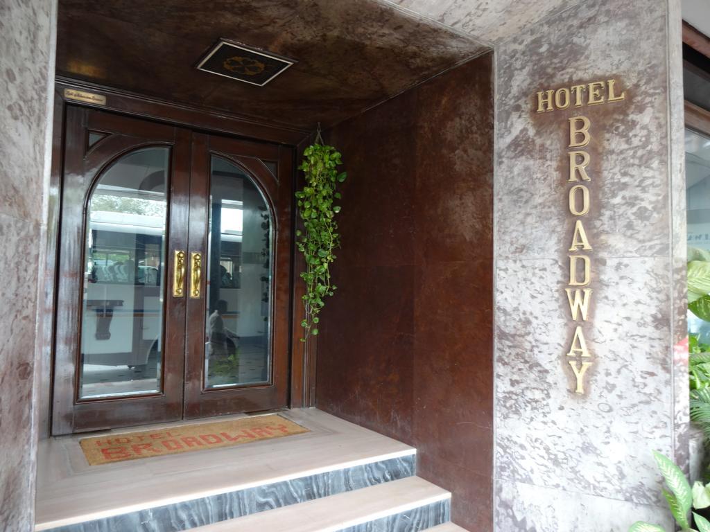 Hotel Broadway Delhi エクステリア 写真